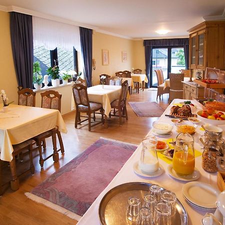 מלון טריטנהיים Wein & Gastehaus Hermeshof מראה חיצוני תמונה
