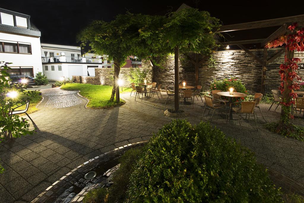 מלון טריטנהיים Wein & Gastehaus Hermeshof מראה חיצוני תמונה