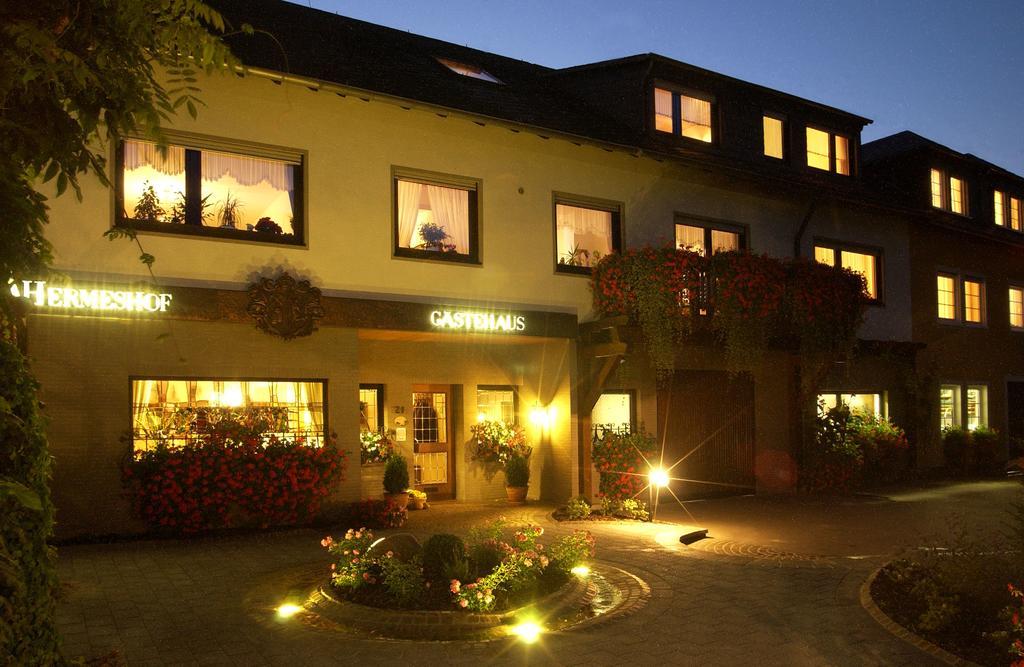 מלון טריטנהיים Wein & Gastehaus Hermeshof מראה חיצוני תמונה