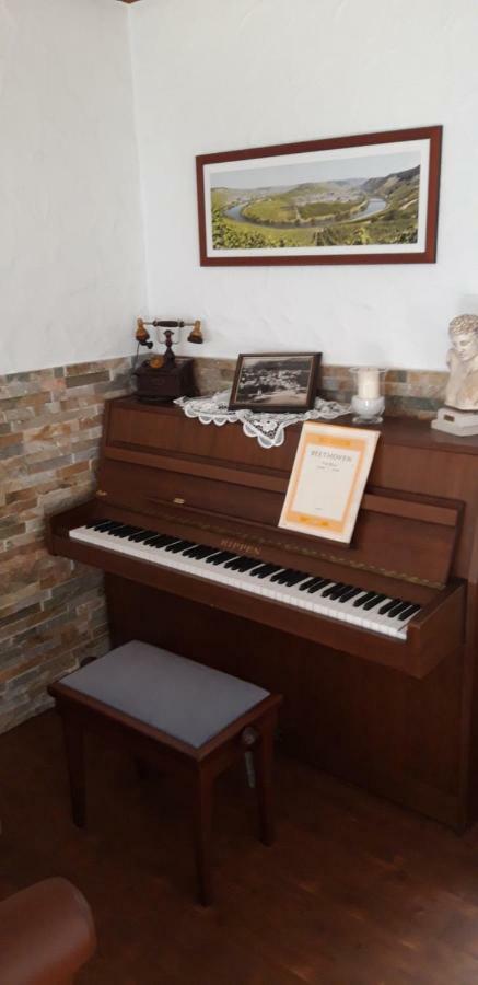 מלון טריטנהיים Wein & Gastehaus Hermeshof מראה חיצוני תמונה